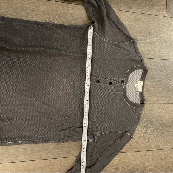 Club Monaco - Gray Long Sleeve - Picture 4 of 5